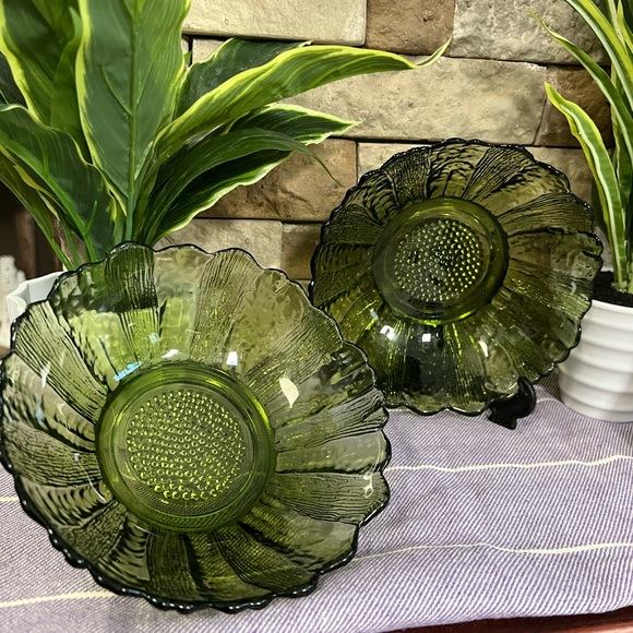 Indiana Glass Other - Vintage set of 2 Indiana glass sunflower green bowls